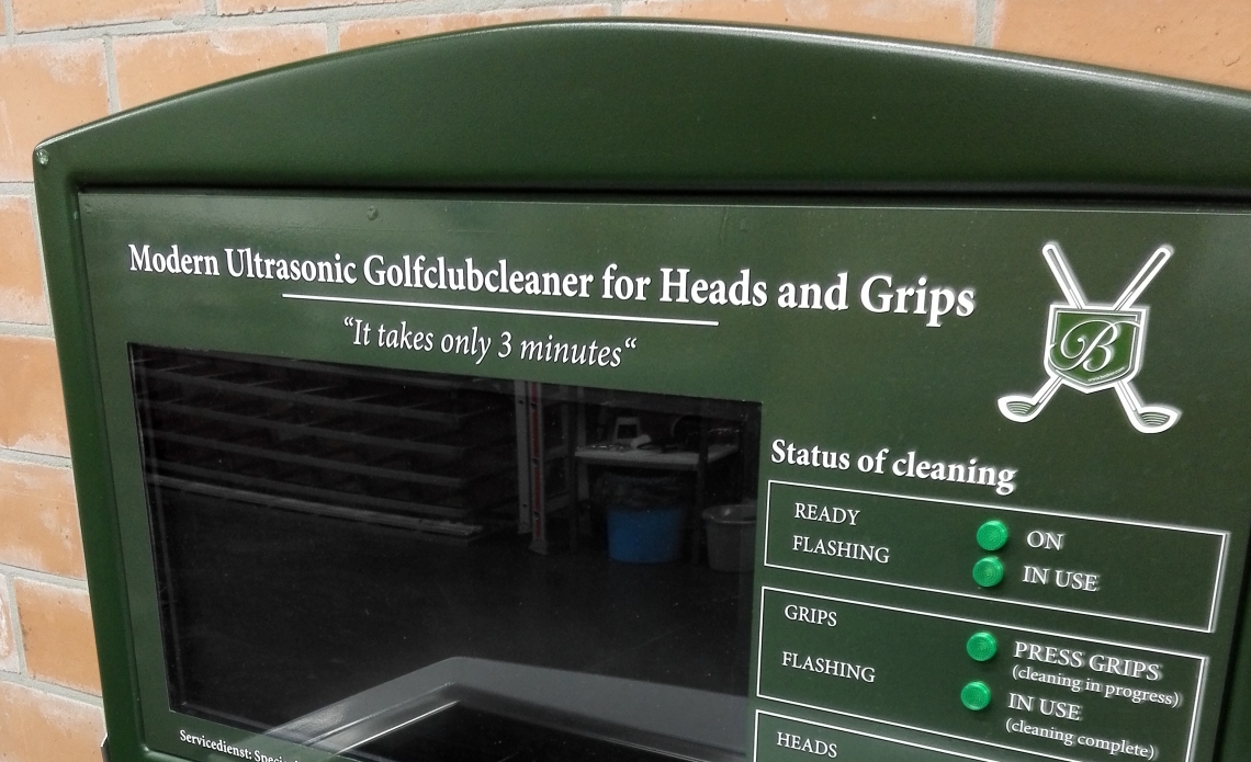 Primeur! Bedeer maakt nieuwe machine voor reiniging golfclubs!